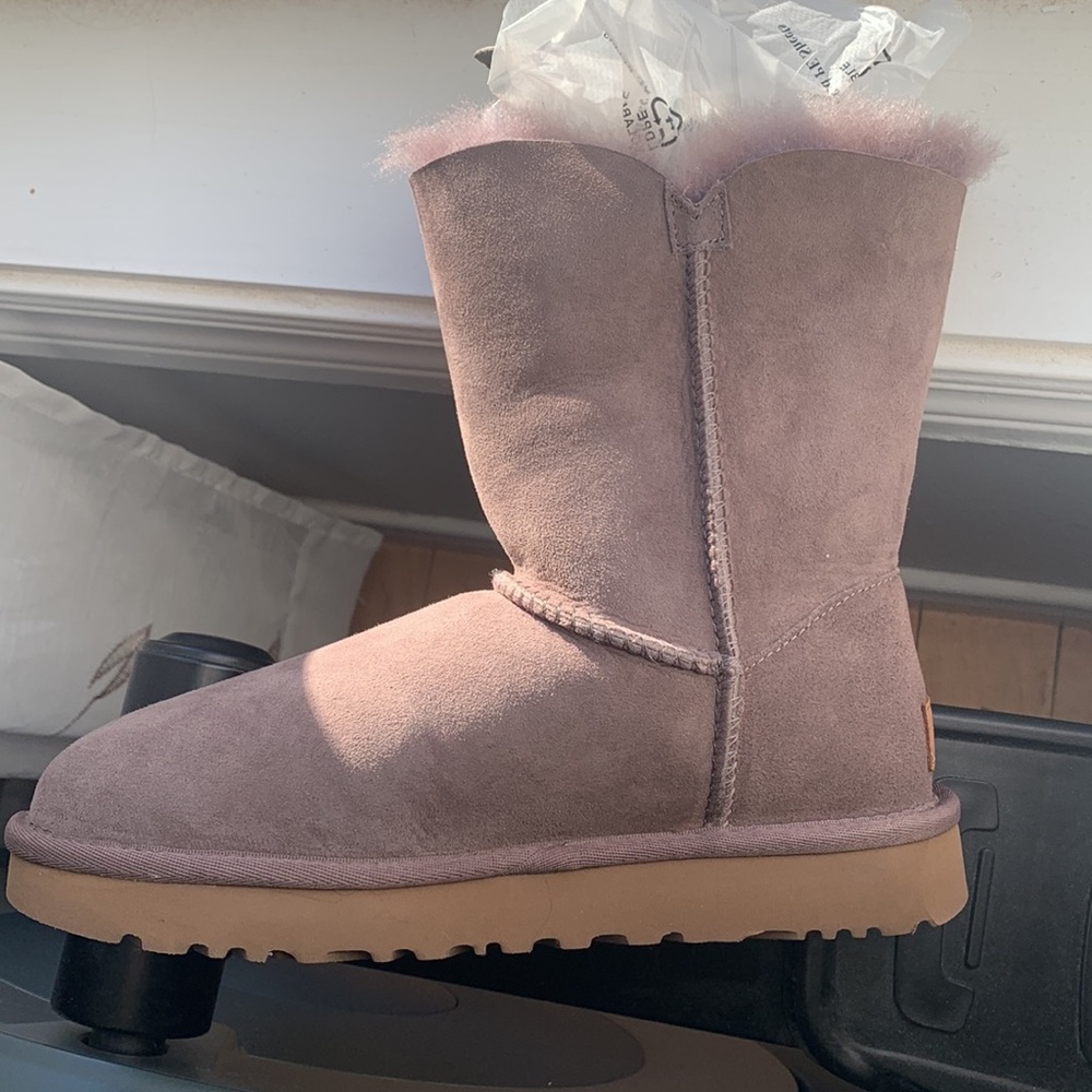 UGG Bailey Button Ii Boots/Booties - Picture 11 of 12